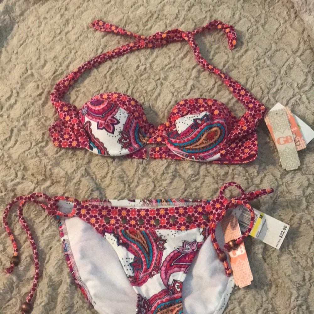 NWT Medium  GB white paisley bikini set